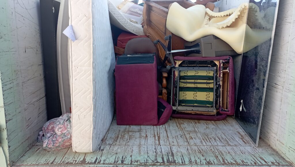 Debarras meubles mobilier et matelats Nimes
